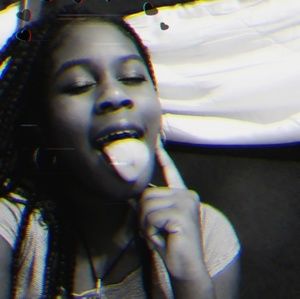 Meet your Posher, Yulanda